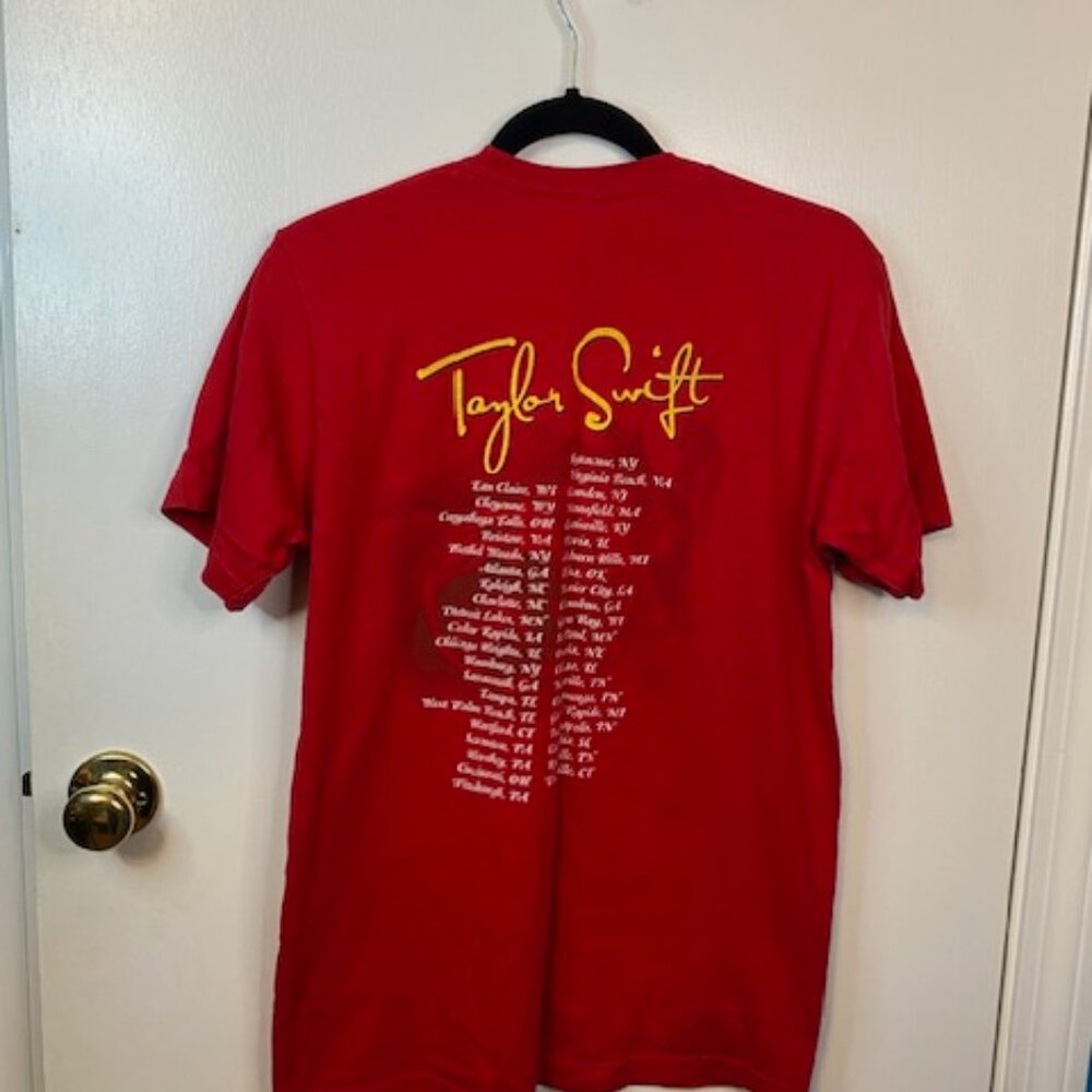 Taylor Swift Concert T-shirt Red Fearless 2006 Tour Shirt - Picture 7 of 7